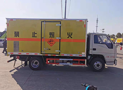 冀州爆破器材运输车工人安全操作规范与智能技术保障